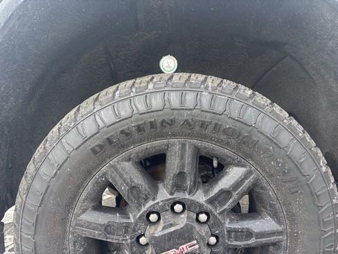 Used 2024 GMC Sierra 2500 AT4 w/ AT4 Preferred Package image 6