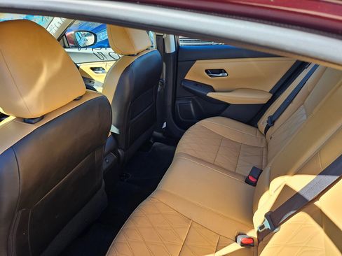 Used 2021 Nissan Sentra SV w/ SV Premium Package image 11