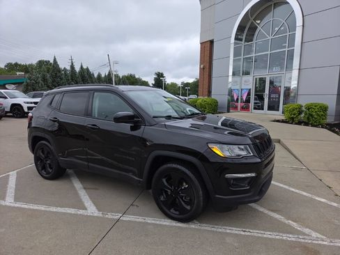 Certified 2018 Jeep Compass Latitude w/ Popular Equipment Group FWD image 2