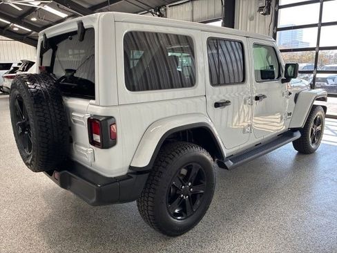 Used 2021 Jeep Wrangler Unlimited Sahara AWD/4WD image 2