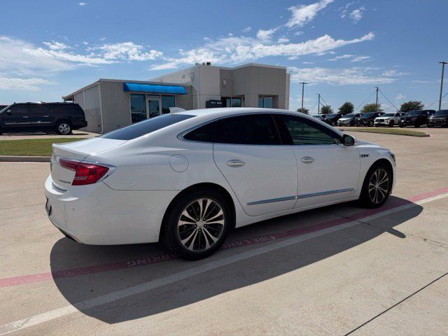 Used 2017 Buick LaCrosse Essence FWD image 3