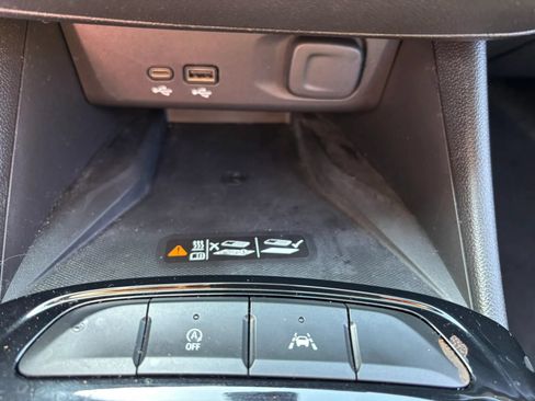 Used 2025 Buick Envista Avenir FWD image 59