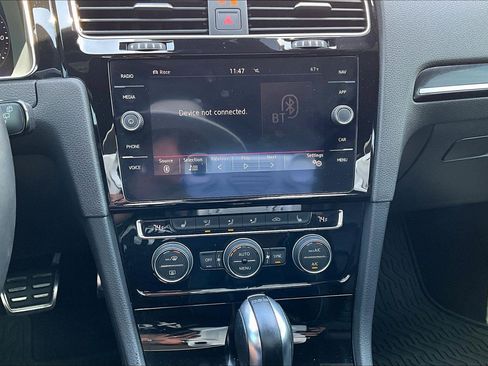 Used 2019 Volkswagen Golf R 4-Door image 15