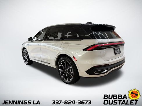 New 2026 Lincoln Nautilus Reserve image 3