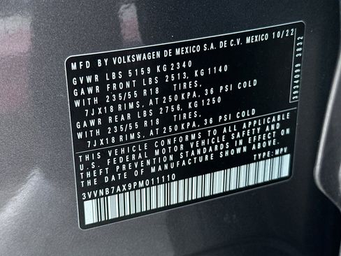 Used 2023 Volkswagen Tiguan SE w/ Panoramic Sunroof Package FWD image 30
