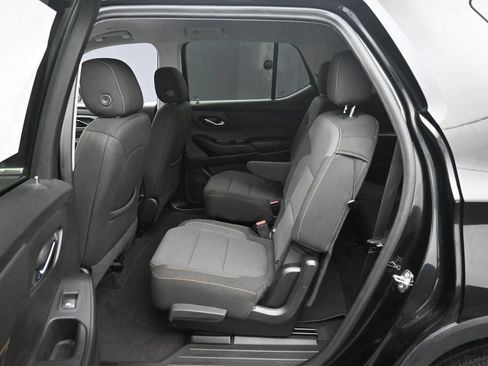 Used 2021 Chevrolet Traverse LT FWD image 12