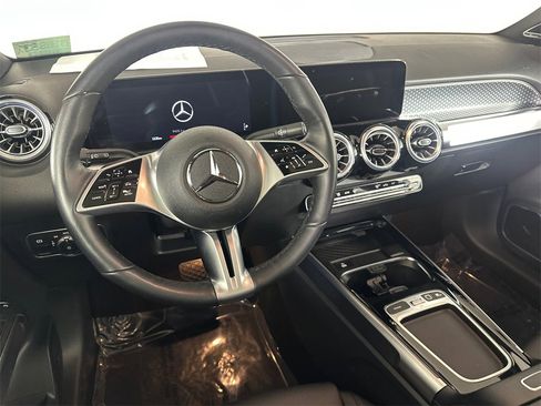 Certified 2025 Mercedes-Benz GLB 250 image 25