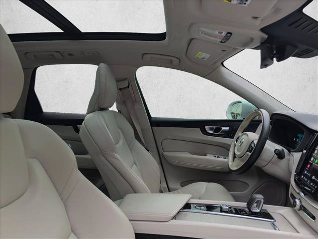 Used 2023 Volvo XC60 B5 Plus w/ Protection Package Premier FWD image 26