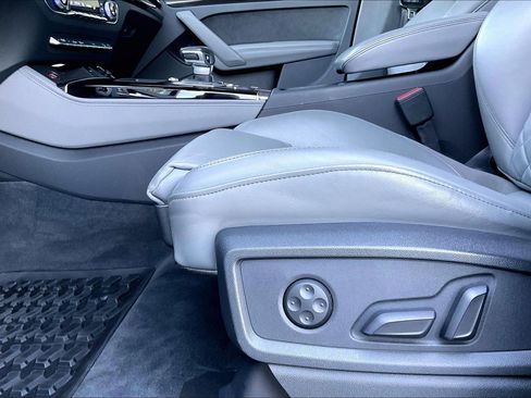 Used 2021 Audi SQ5 Premium Plus w/ Premium Plus Package image 17