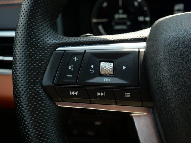 Used 2025 Mitsubishi Outlander SEL AWD/4WD image 18