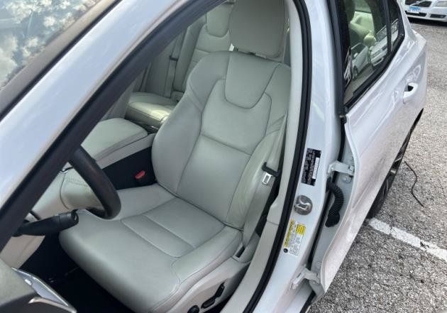 Used 2024 Volvo S60 T8 Core AWD/4WD image 5