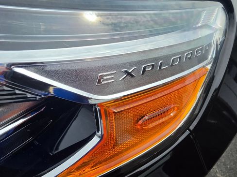 Used 2022 Ford Explorer XLT w/ Equipment Group 202A AWD/4WD image 36
