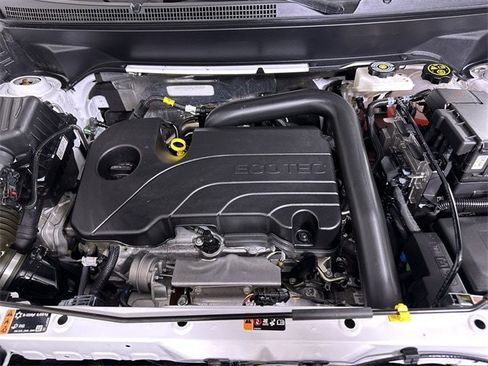 Used 2024 Chevrolet Equinox Premier image 31