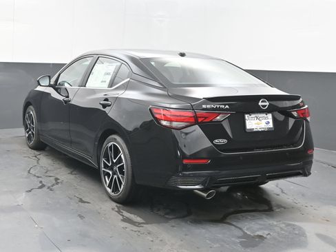 Certified 2025 Nissan Sentra SR FWD image 6