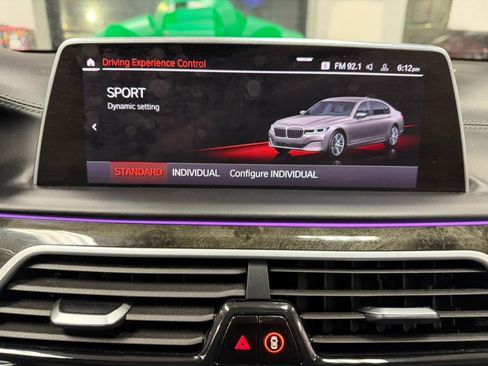 Used 2021 BMW 750i xDrive w/ Executive Package image 71