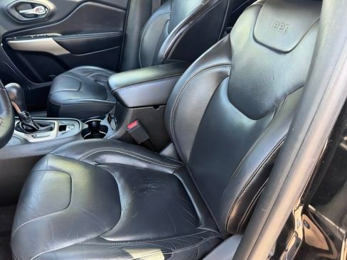 Used 2018 Jeep Cherokee Limited w/ High Altitude Package AWD/4WD image 21