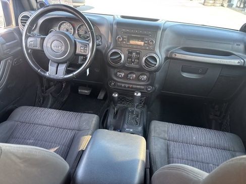 Used 2011 Jeep Wrangler Unlimited Sport image 8