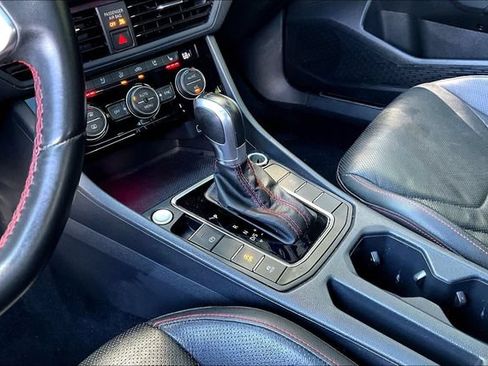 Used 2019 Volkswagen Jetta GLI Autobahn FWD image 18