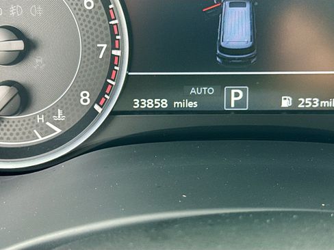 Used 2022 Nissan Armada Platinum AWD/4WD image 12