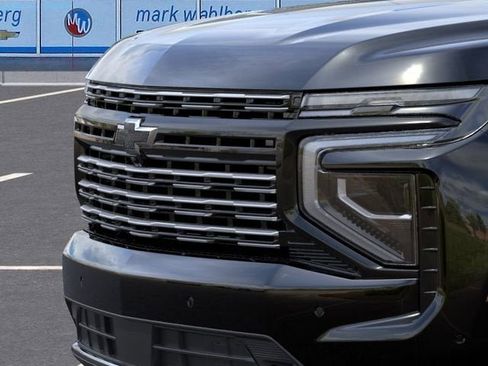 New 2026 Chevrolet Suburban High Country AWD/4WD image 13