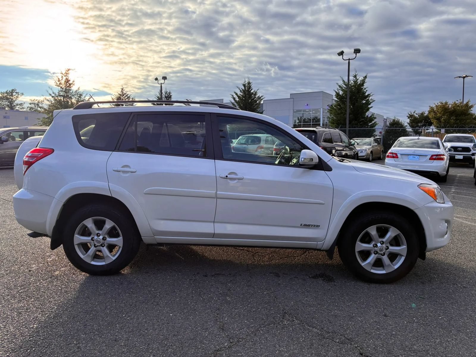 Used 2012 Toyota RAV4 Limited w/ Premium Plus Value Pkg AWD/4WD image 10