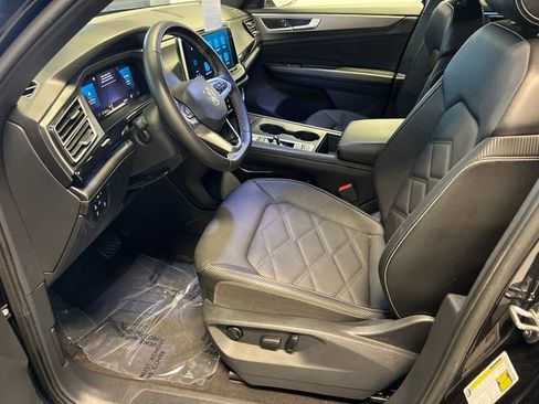 Certified 2024 Volkswagen Atlas Cross Sport SE image 6