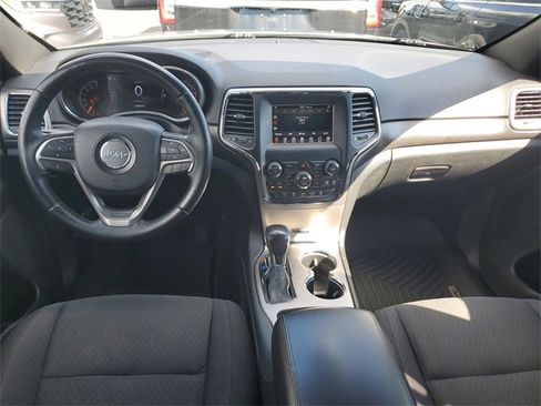 Used 2018 Jeep Grand Cherokee Laredo image 22