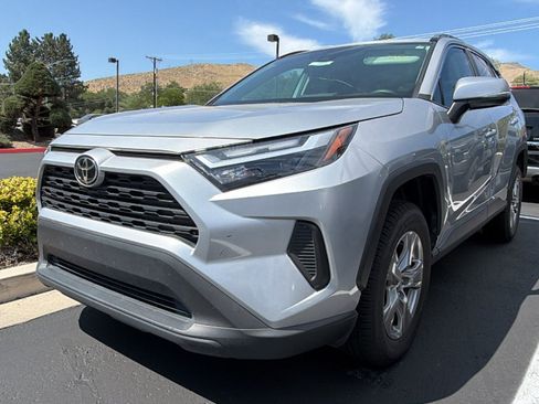 Used 2024 Toyota RAV4 XLE w/ Convenience Package FWD image 4