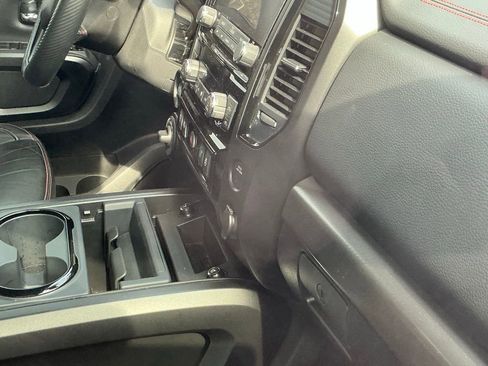 Used 2021 Nissan Titan PRO-4X w/ Pro-4x Convenience Package image 10