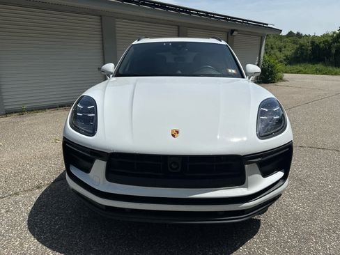 Used 2026 Porsche Macan AWD/4WD image 8