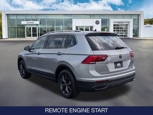 Used 2023 Volkswagen Tiguan SE AWD/4WD image 6