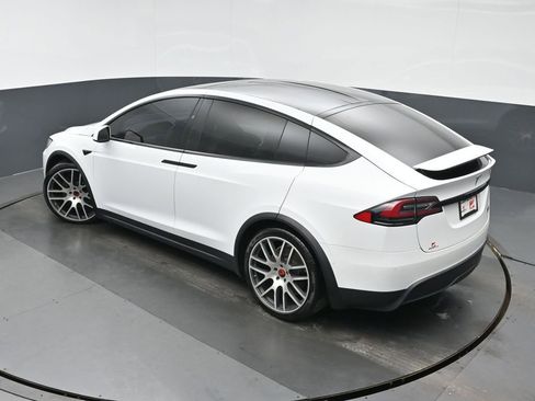 Used 2022 Tesla Model X Plaid image 15