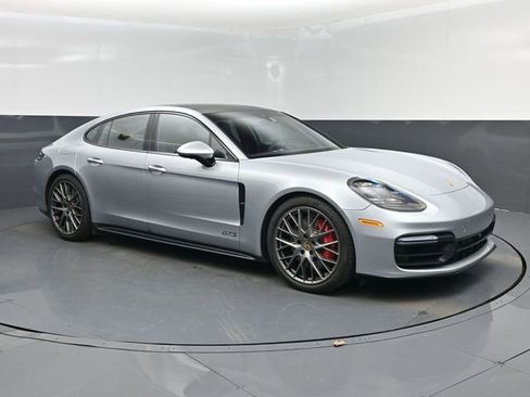 Used 2019 Porsche Panamera GTS image 1