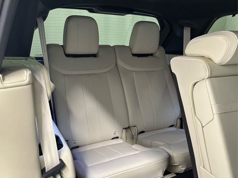 Used 2025 Land Rover Range Rover Long Wheelbase SE AWD/4WD image 23