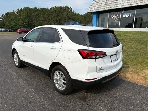 Used 2022 Chevrolet Equinox LT w/ Driver Convenience Package image 8