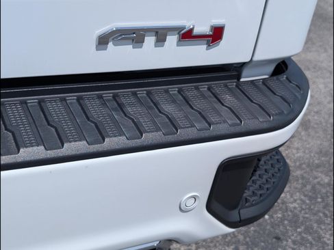 Used 2023 GMC Sierra 1500 AT4 w/ AT4 Premium Package AWD/4WD image 22