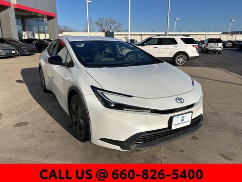 Used 2024 Toyota Prius LE image 2