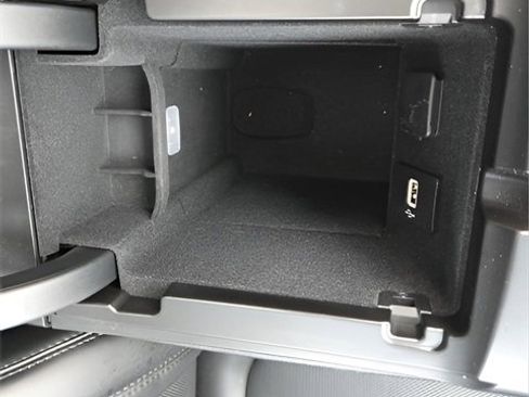 Used 2020 Lincoln Nautilus Reserve image 23