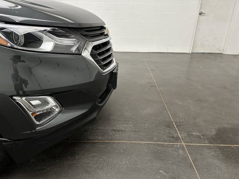 Used 2019 Chevrolet Equinox LT AWD/4WD image 2