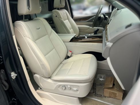 Used 2021 Cadillac Escalade ESV Premium Luxury Platinum AWD/4WD image 26