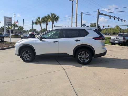Used 2024 Nissan Rogue S AWD/4WD image 6