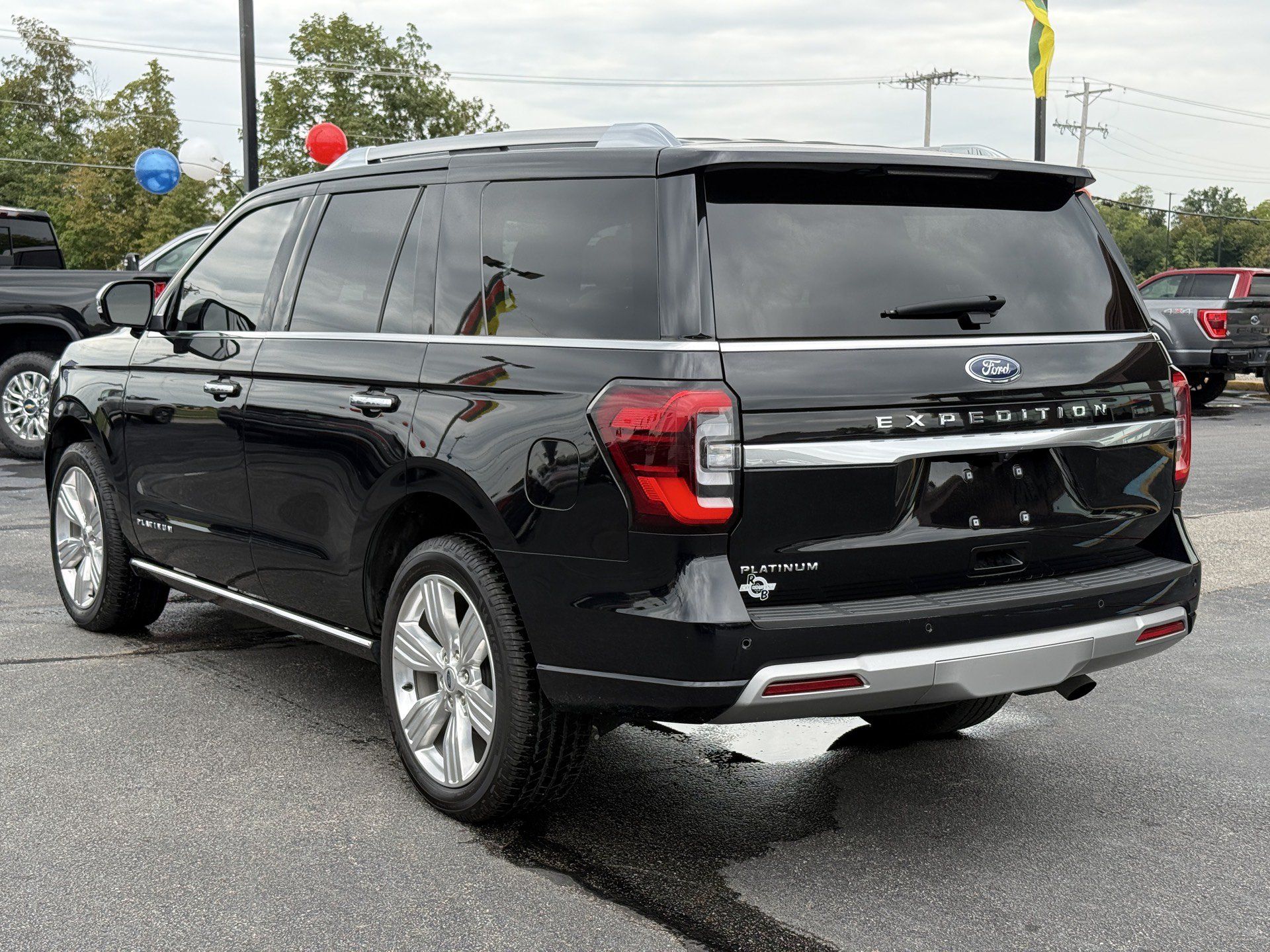 Used 2023 Ford Expedition Platinum AWD/4WD image 6