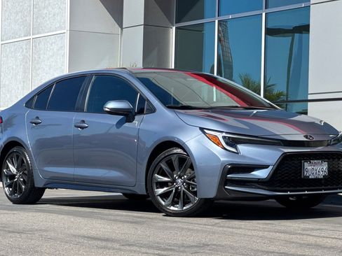 Certified 2025 Toyota Corolla SE image 2