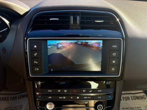 Used 2017 Jaguar F-PACE Prestige image 39