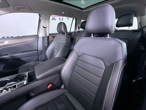 Used 2025 Volkswagen Atlas SEL image 11