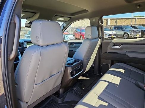 New 2026 GMC Sierra 1500 SLT image 11