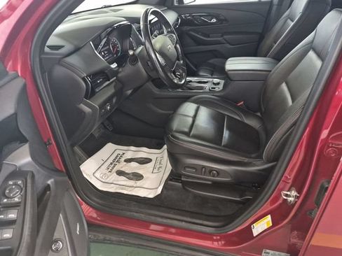 Used 2022 Chevrolet Traverse RS FWD image 3