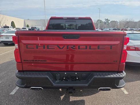 Used 2021 Chevrolet Silverado 1500 LT Trail Boss w/ Convenience Package II image 3