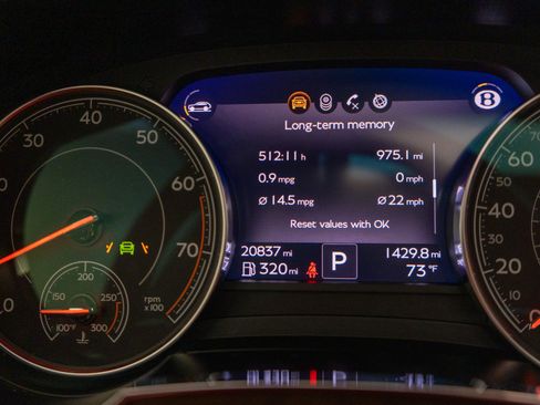 Used 2018 Bentley Bentayga Activity AWD/4WD image 21
