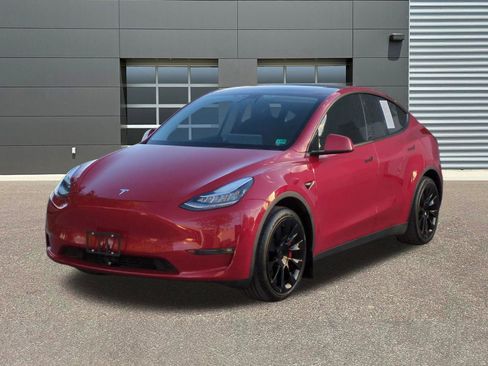 Used 2022 Tesla Model Y Long Range AWD/4WD image 3